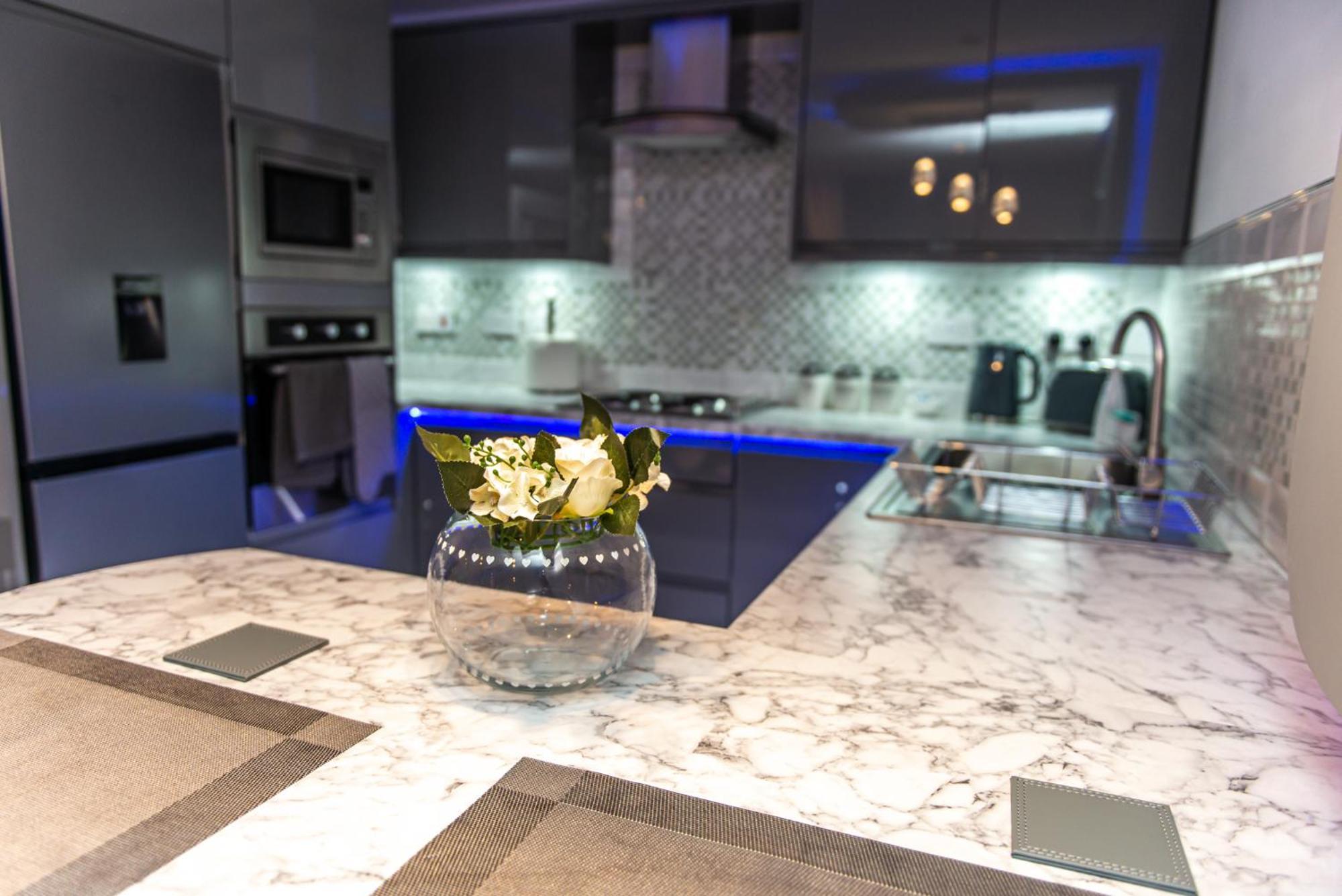 Optimal Apartments Брадфорт Стая снимка